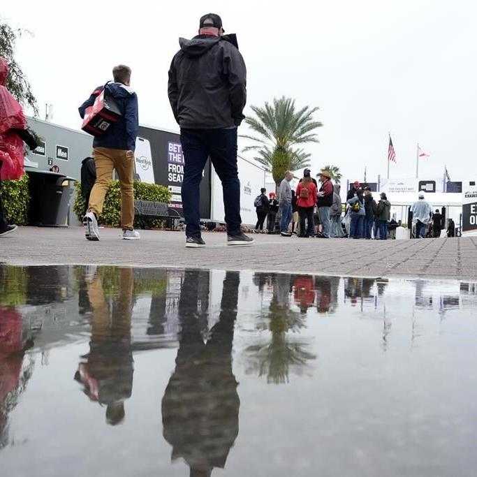 Rain pushes Daytona 500 to Monday in first outright postponement since 2012